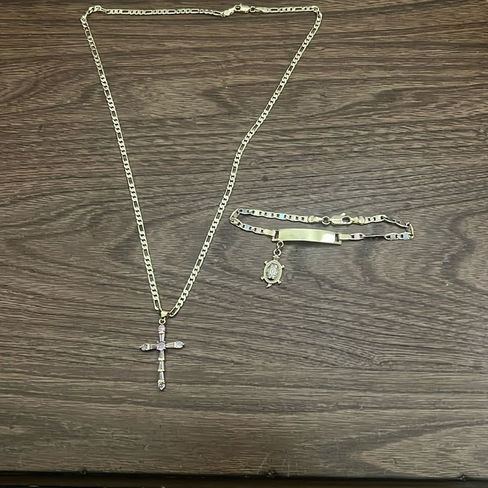 Boutique Jewerly Bracelet with turtle and pink cross necklace